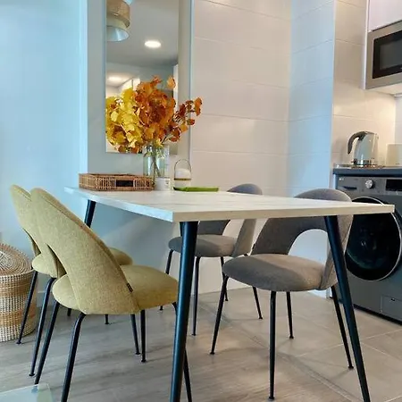 Nuevo Moderno Apartamento De Lujo Seville Exterior photo